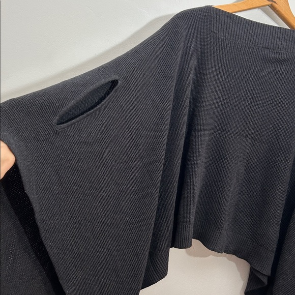 LULULEMON Forward Flow Poncho Sweater OS - Picture 6 of 8